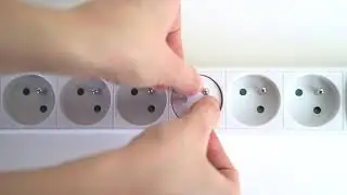 Rotating electric outlet cap