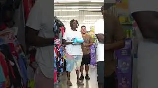 Я думаю, он слепой 😂