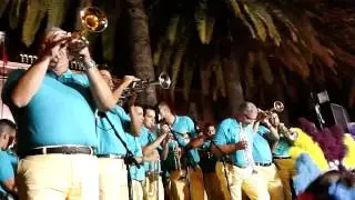 Charanga LOS DEL RUEDO tocando Bakalao Salao y Go west carnaval de verano 2014 Ayamonte