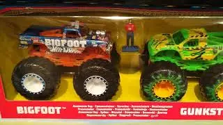 Hot Wheels Monster Trucks Exciting Races Playset