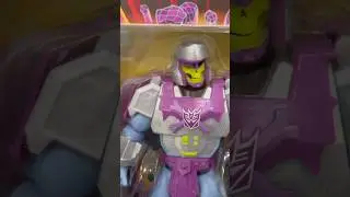Микс из MOTU Transformers Skeletor и Man-At-Arms в Target #круто #вирусно #mattel #фигурки #игрушки