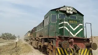 Very Long and Premium Train of Pakistan Railways||Passing From Sanawan With Good Speed 