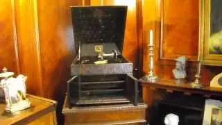 HD Demonstrating the Unique Maori carved HMV 109 Gramophone C 1927