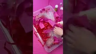 Sensory Bin - Red and Pink #sensorybin #earlylearning #learningthroughplay