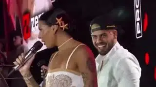 Ze Felipe e Ana castela cantam juntos no palco depois do término 