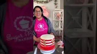 DECORATING A CANDY CANE CAKE! 🎂 ☃️ 🎄