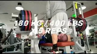 Bench press in F8 single ply Widow Maker 180 kg / 400 lbs x 5 reps
