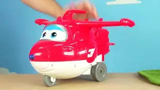 SUPER WINGS JETTS SUPER ROBOT SUIT TRANSFORMER and TAKE OFF TOWER PLAYSET Toy Review for Kids