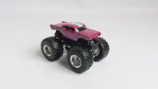 Monster Jam - Avenger (World Finals 2014) - Manzo Reviews