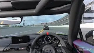 Daytona close battling