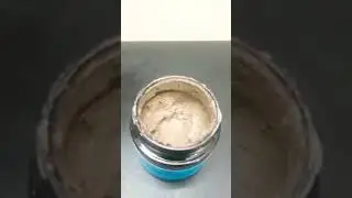 Himalayan Charcoal purifying glow mask.The Body Shop.
