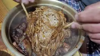 Каков на вкус чаджанмён горного гоблина, щедро политый кимчи и свиной грудинкой?