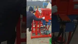 Presse hydraulique manuelle, machine de fabrication de briques &agrave; embo&icirc;tement d'argile &agrave; Madagascar