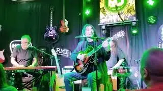 EL SÚPER TALENTOSO LUIS SALINAS EN RAMOS MEJÍA
