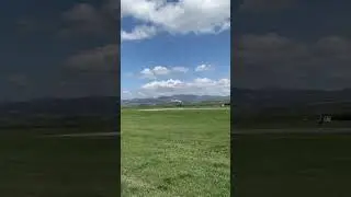 Beechcraft BE9L strong wind landing #aviation #aviationlovers