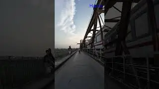 Vietnam crazy traffic / scooter ride 00509 (Train - Cầu Long Bi&ecirc;n)