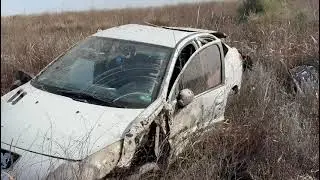 Volc&oacute; un auto entre Pico y Metileo, 