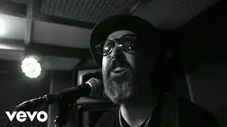 Viejo Jack - Siempre estas aquí (Official Music Video)