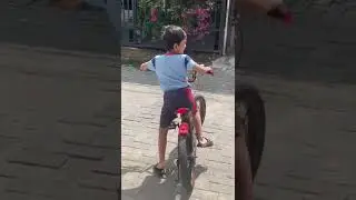 Horee... Akhirnya Bisa  Naik Sepeda Roda Dua