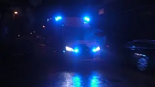 Ambulance 01-122 en MMT 01-911 met spoed naar een afhijsing in Groningen
