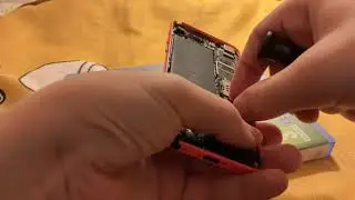 CUM AM SCOS O PLACA DE BAZA DINTR-UN TELEFON DE 13 ANI