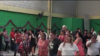 EL SALVADOR Y SUS TRADICIONES  est&aacute; en vivo