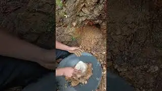 Шокирующее золотое открытие! Красивый парень нашёл золото у реки | Gold Mining Treasure