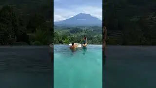Best Bali infinity pool volcano view with floating breakfast 🌋🥞