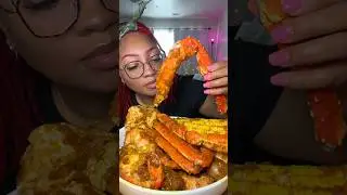 King Crab 🦀 Seafood boil #mukbang