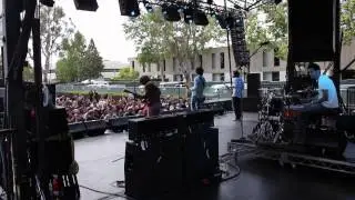 Boogarins - 6000 dias (ou mantra dos 20 anos) @ Burgerama III