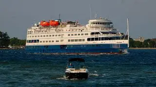 Great Lakes Cruise Ship Victory I Warning Horn Blasts
