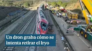 Un dron graba cómo se intenta retirar el Iryo que descarriló en el accidente de tren en Adamuz