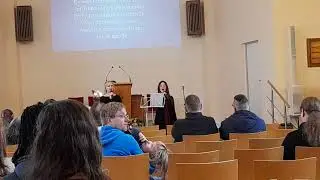 А я живу