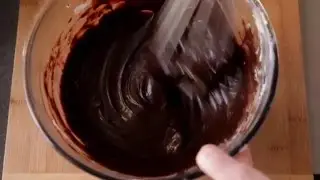 Comment r&eacute;aliser une ganache au chocolat parfaite pour garnir vos g&acirc;teaux ?