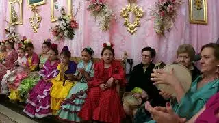 CRUZ CHICA 2024 -EL ALOSNO- PANDERETAS Y EL LAUD EN LA CALLE HUMILLADERO.