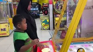 Bermain Game Anak di Time Zone Ramayana Pangkal Pinang Bangka Belitung