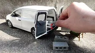 Unboxing of Mercedes-Benz Citan W420 T-Class 1:18 diecast model car