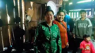 ĐI XEM CHÁU LÒ THOẠI Ở BẢN KẾT MỚI PI NỌNG TỎN ĐÉ ỦNG HỘ KHẮP TAY CHIỀNG HOA É NỚ