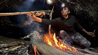 6 Days Nằm Rừng Săn T&igrave;m Con C&aacute; Lớn to hơn 10x | Catching Giant Fish with Primitive Fishing Gear
