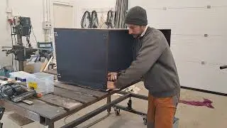 Horse feeder - automatic hay dispenser