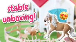(Chaotic) Schleich Barn Unboxing! Little Horseshoe