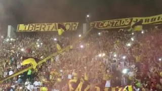 REVOLUCIÓN VINOTINTO SUR EN LA FINAL | Tolima vs Santa fe (Ida) 2016
