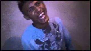 O cara rindo sem parar