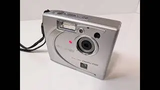 FUJIFILM FinePix 4500 Digital Camera