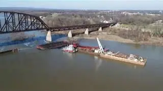 Ohio River Coal Barge Wreck clean up