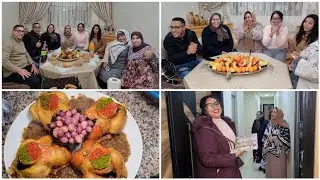 أجيو تشوفو ضيوف لجاو عندنا😍 وشنو مقدمات ليهم عادية من يديها😋🥰 وهادشي لعاودات لينا خسيفينة صدمنا😰