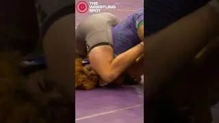 Kacper Nalezny turns Triumph Thurman with the legs to get on the board
