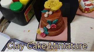 PoV: You're making a miniature cake but the movie is just as important 😅📽️🍰 #claycake