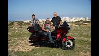 Adrian Vella reviews the 2022 Harley Davidson Road Glide CVO
