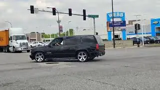Spotted that 2000 Chevrolet Tahoe Limited in Oak Lawn, Illinois again.